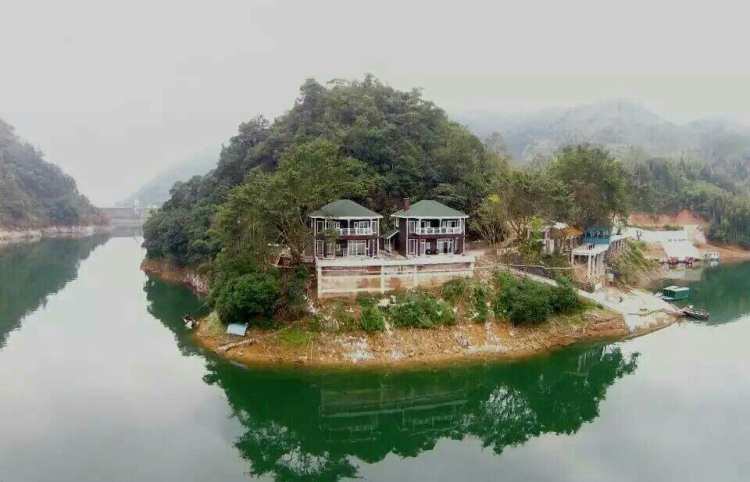 龍門天堂湖度假山莊