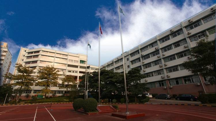 深圳市百合外國語學(xué)校