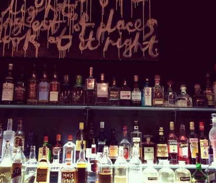 毛毛蟲酒吧與比薩