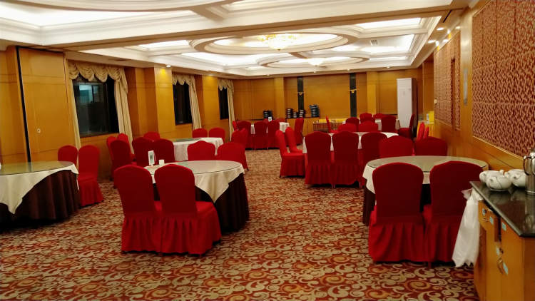 星湖飯店·紅透龍蝦