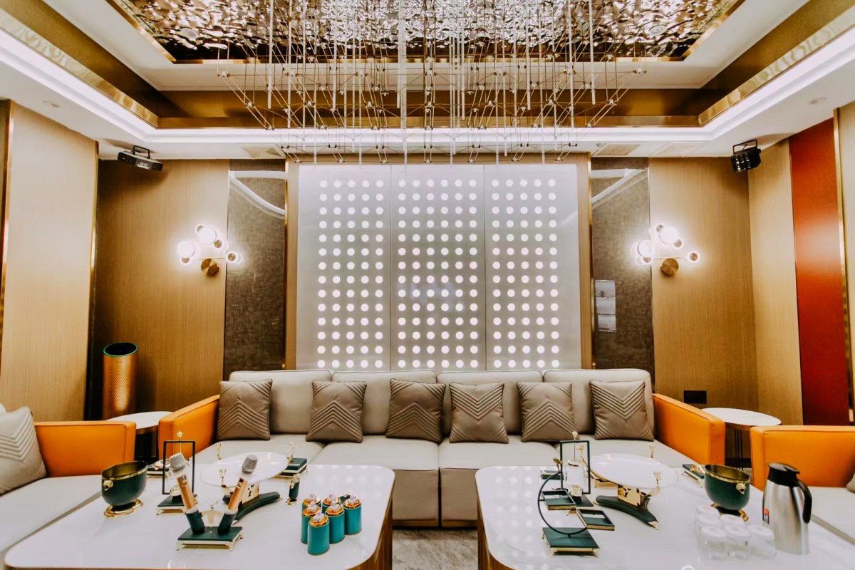 連云港藍(lán)孔雀商務(wù)夜總會KTV